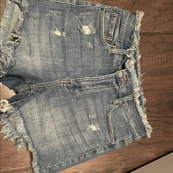 NWOT! Distressed Denim Risen stretchy Jean Shorts! ๐ - Picture 6 of 17